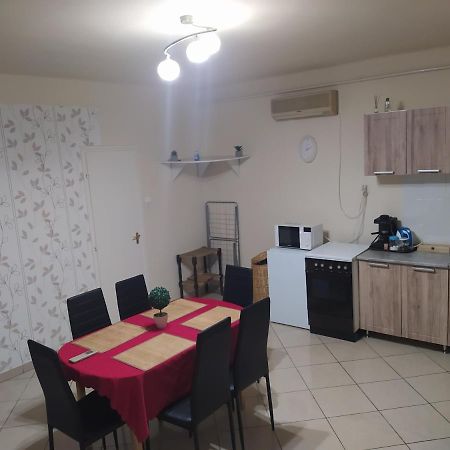 Pingpong Apartman Soltvadkert Bagian luar foto