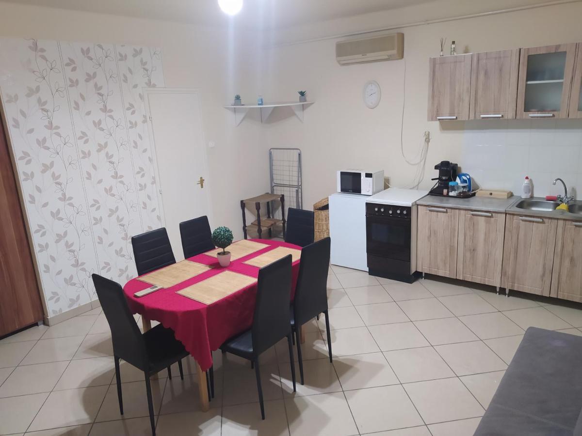 Pingpong Apartman Soltvadkert Bagian luar foto