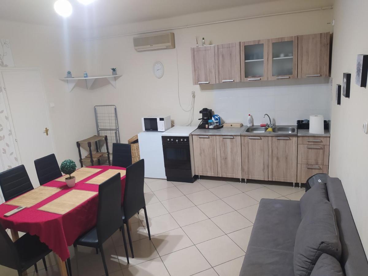 Pingpong Apartman Soltvadkert Bagian luar foto