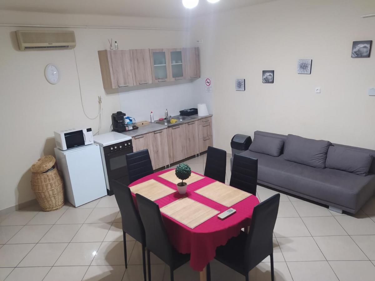 Pingpong Apartman Soltvadkert Bagian luar foto