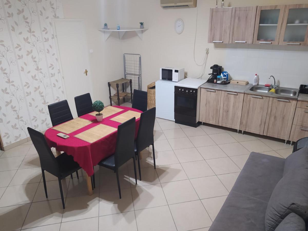 Pingpong Apartman Soltvadkert Bagian luar foto