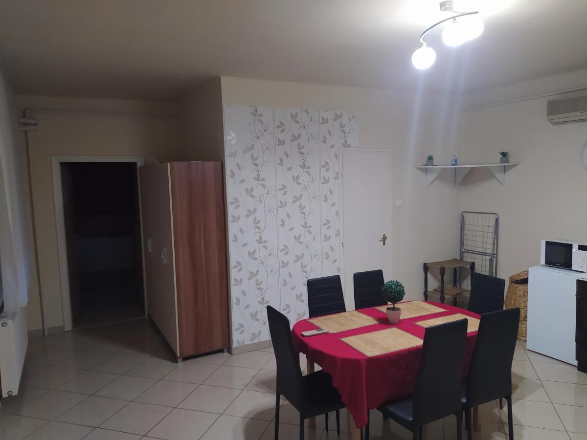 Pingpong Apartman Soltvadkert Bagian luar foto