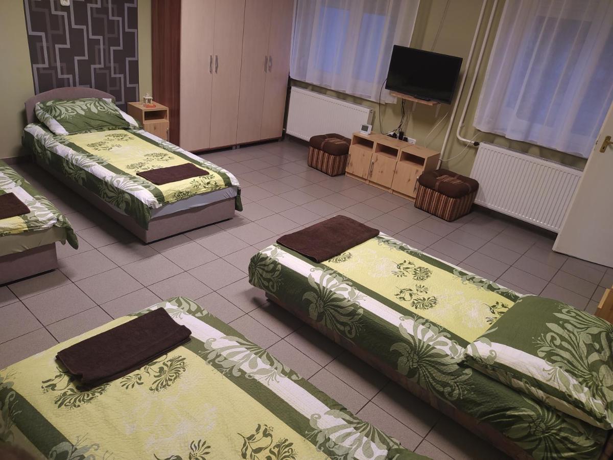 Pingpong Apartman Soltvadkert Bagian luar foto