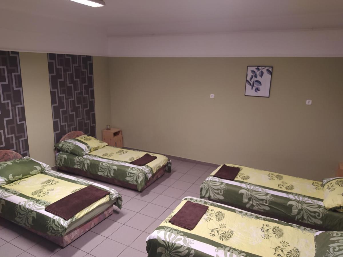 Pingpong Apartman Soltvadkert Bagian luar foto